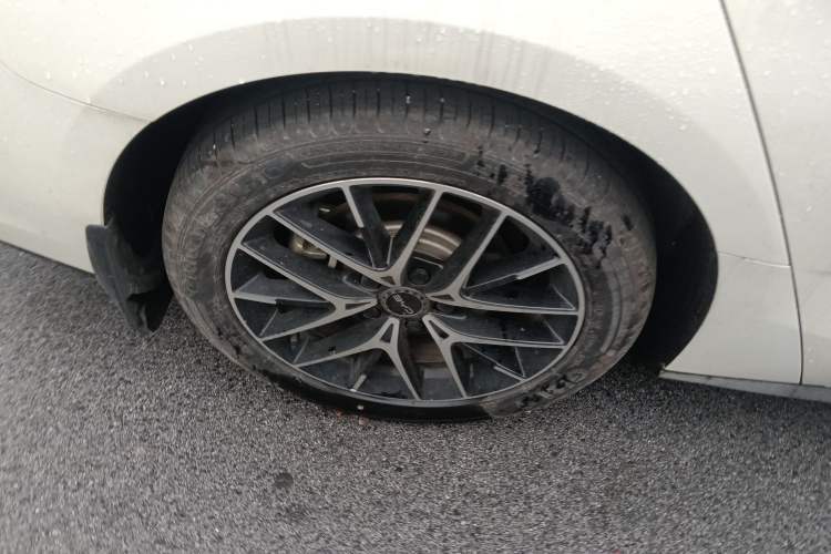 Used BYD Seal 07 DM-i 2025 DM-i 1.5L 125km Luxury Model Right Rear Wheel Hub