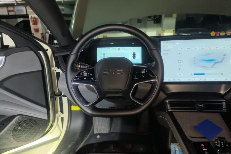 Used BYD Seal 07 DM-i 2025 DM-i 1.5L 125km Luxury Model Steering Wheel