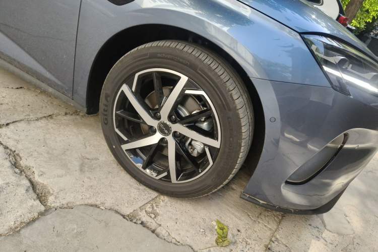 Used BYD Seal 07 DM-i 2026 DM-i 1.5T 230km Prestige Edition Right Front Wheel Hub