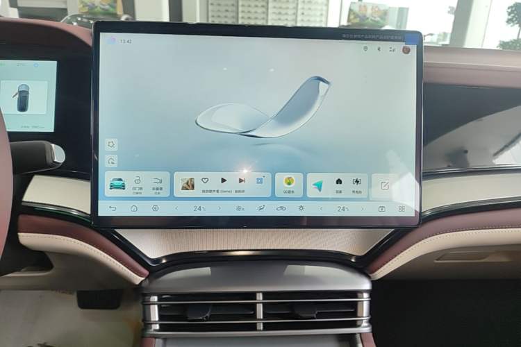 Used BYD Seal 07 DM-i 2026 DM-i 1.5T 230km Flagship Edition Audio And AC Panel