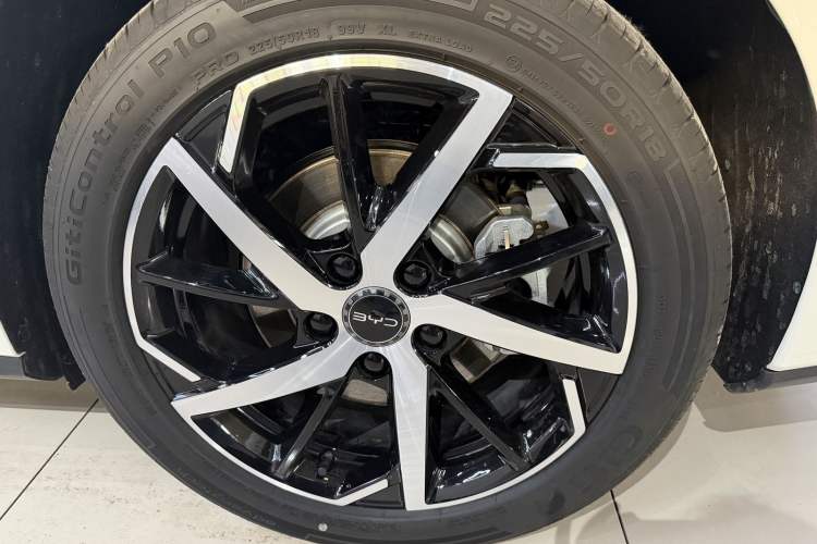 Used BYD Seal 07 DM-i 2026 DM-i 1.5T 230km Flagship Edition Exterior 2