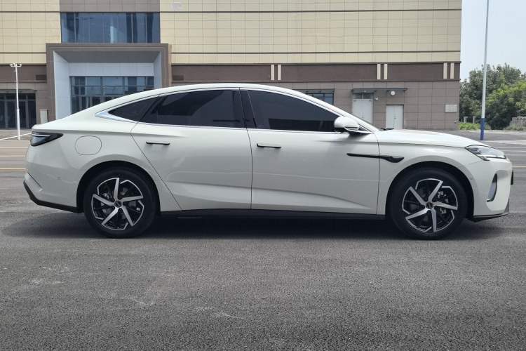 Used BYD Seal 07 DM-i 2026 DM-i 1.5T 230km Prestige Edition Exterior 3