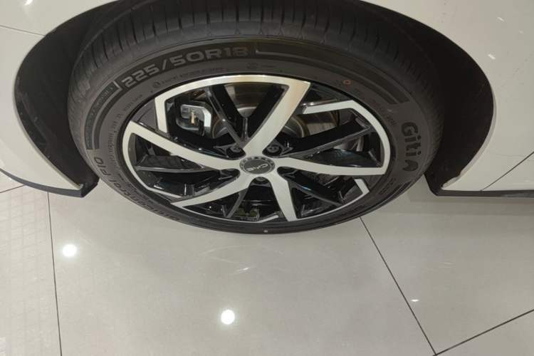 Used BYD Seal 07 DM-i 2026 DM-i 1.5T 230km Flagship Edition Exterior 4