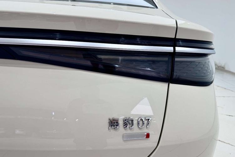 Used BYD Seal 07 DM-i 2026 DM-i 1.5T 230km Flagship Edition Exterior 6