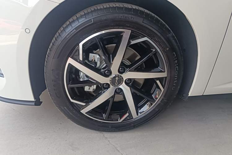 Used BYD Seal 07 DM-i 2026 DM-i 1.5T 230km Prestige Edition Left Front Wheel Hub