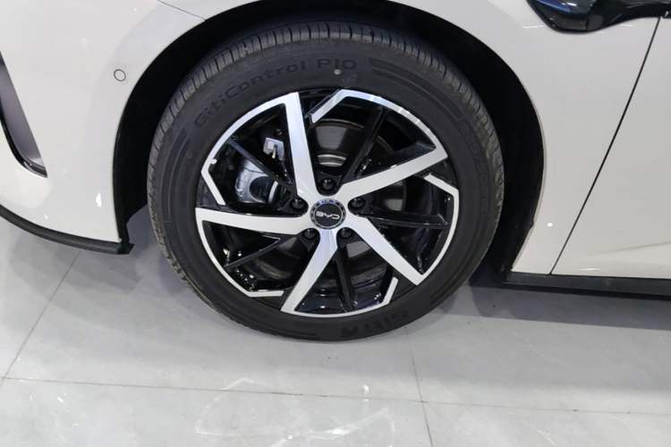 Used BYD Seal 07 DM-i 2026 DM-i 1.5T 230km Flagship Edition Left Front Wheel Hub