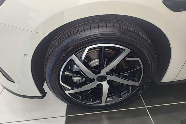 Used BYD Seal 07 DM-i 2026 DM-i 1.5T 230km Flagship Edition Left Front Wheel Hub