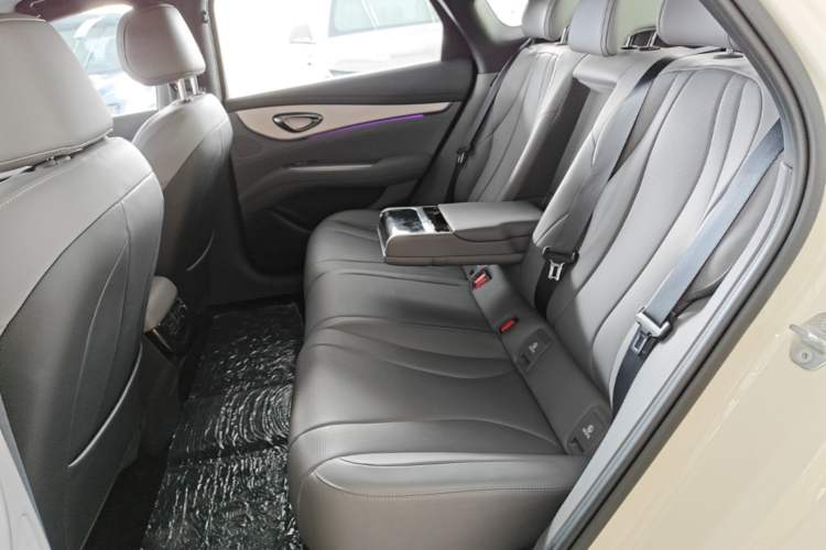 Used BYD Seal 07 DM-i 2026 DM-i 1.5T 135km Prestigious Edition Left Rear Seat