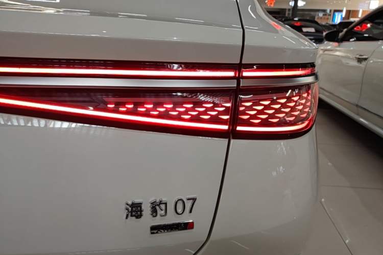 Used BYD Seal 07 DM-i 2026 DM-i 1.5T 230km Flagship Edition Right Rear Taillight