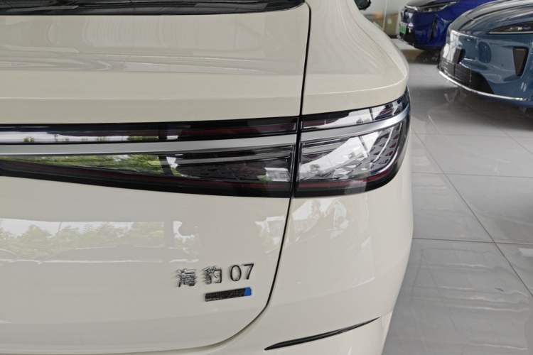 Used BYD Seal 07 DM-i 2026 DM-i 1.5T 135km Prestigious Edition Right Rear Taillight