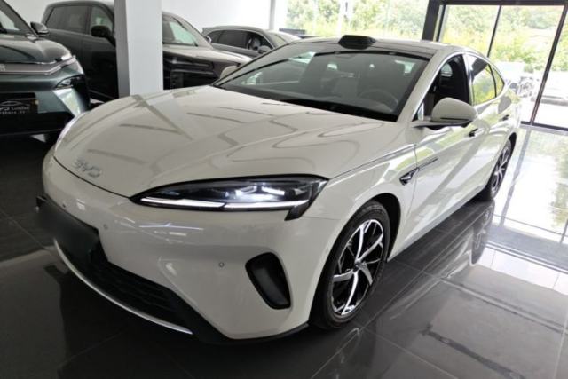 Ojetý BYD Seal 07 DM-i 2026 DM-i 1.5T 230km Flagship Edition