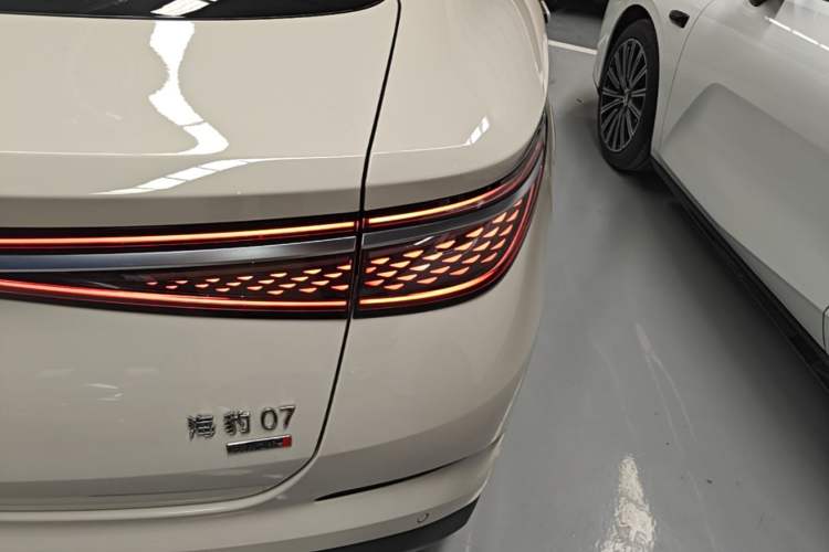 Used BYD Seal 07 DM-i 2026 DM-i 1.5T 230km Flagship Edition Exterior 3