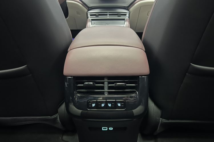Used BYD Seal 07 DM-i 2026 DM-i 1.5T 230km Flagship Edition Interior 9
