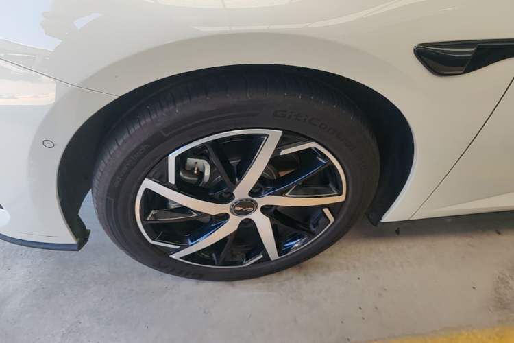 Used BYD Seal 07 DM-i 2026 DM-i 1.5T 230km Flagship Edition Left Front Wheel Hub