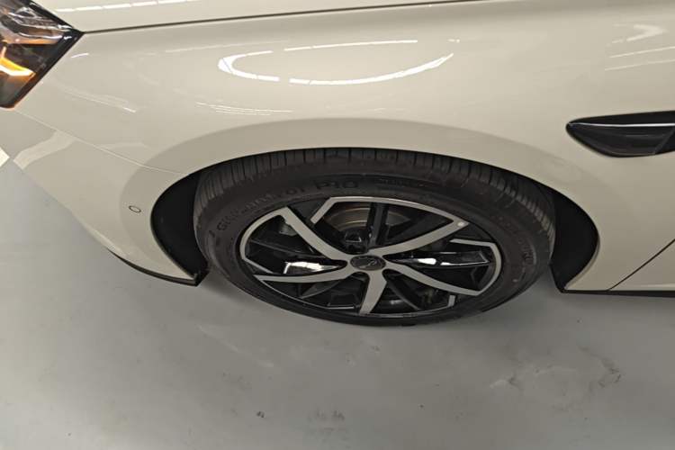 Used BYD Seal 07 DM-i 2026 DM-i 1.5T 230km Flagship Edition Left Front Wheel Hub