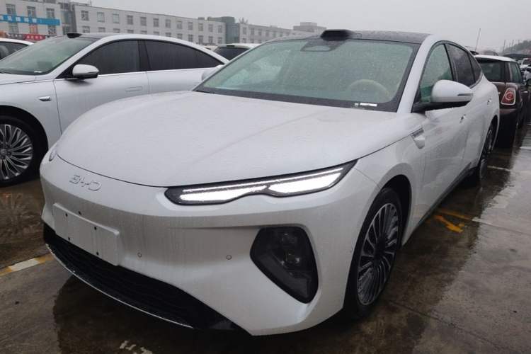 BYD Seal 08 2026 Model EV 775KM Prestige Edition