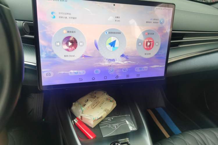 Used BYD Seal 2022 550 km Standard Range Rear-Wheel Drive Elite Version Audio And AC Panel