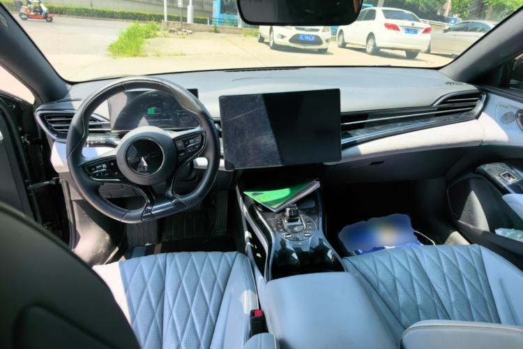 Used BYD Seal 2022 550 km Standard Range Rear-Wheel Drive Prestige Version Center Console