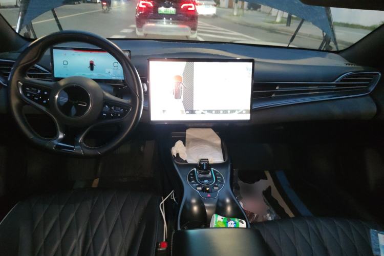 Used BYD Seal 2022 550 km Standard Range Rear-Wheel Drive Elite Version Center Console