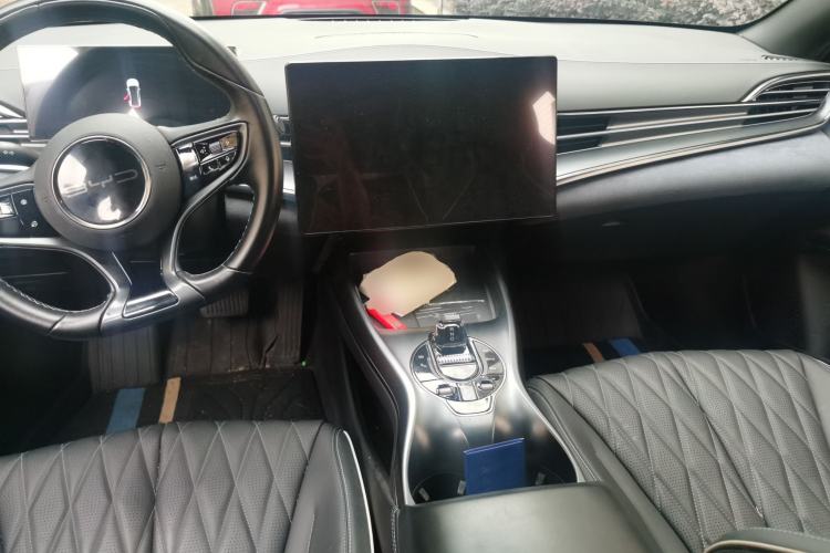 Used BYD Seal 2022 550 km Standard Range Rear-Wheel Drive Elite Version Center Console