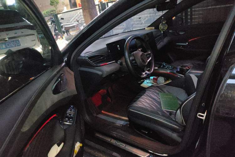 Used BYD Seal 2022 550 km Standard Range Rear-Wheel Drive Prestige Version Driver Seat