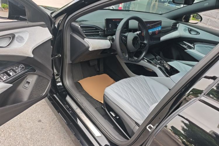 Used BYD Seal 2022 550 km Standard Range Rear-Wheel Drive Prestige Version Driver Seat