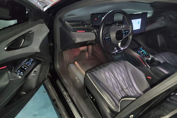 Used BYD Seal 2022 550 km Standard Range Rear-Wheel Drive Prestige Version Driver Seat