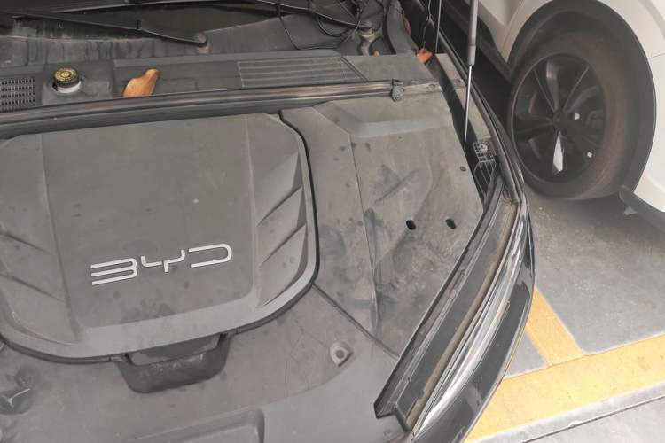 Used BYD Seal 2022 550 km Standard Range Rear-Wheel Drive Prestige Version Engine Bay Left