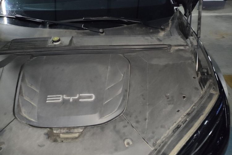 Used BYD Seal 2022 550 km Standard Range Rear-Wheel Drive Prestige Version Engine Bay Left