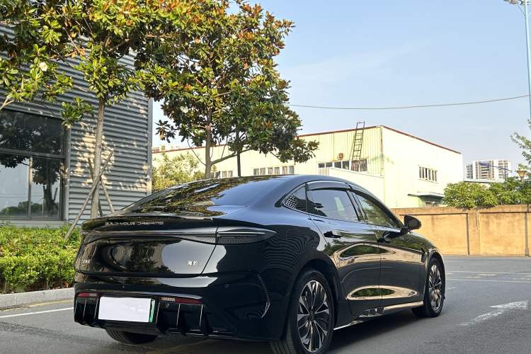 Used BYD Seal 2022 550 km Standard Range Rear-Wheel Drive Prestige Version Exterior 8