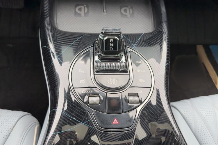 Used BYD Seal 2022 550 km Standard Range Rear-Wheel Drive Prestige Version Gear Lever