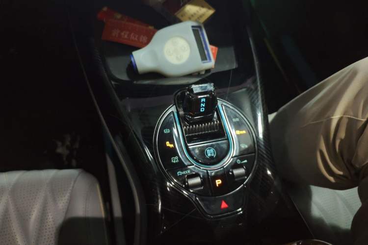 Used BYD Seal 2022 550 km Standard Range Rear-Wheel Drive Prestige Version Gear Lever