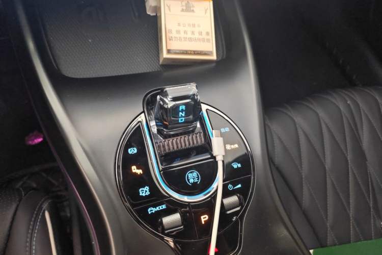 Used BYD Seal 2022 550 km Standard Range Rear-Wheel Drive Prestige Version Gear Lever