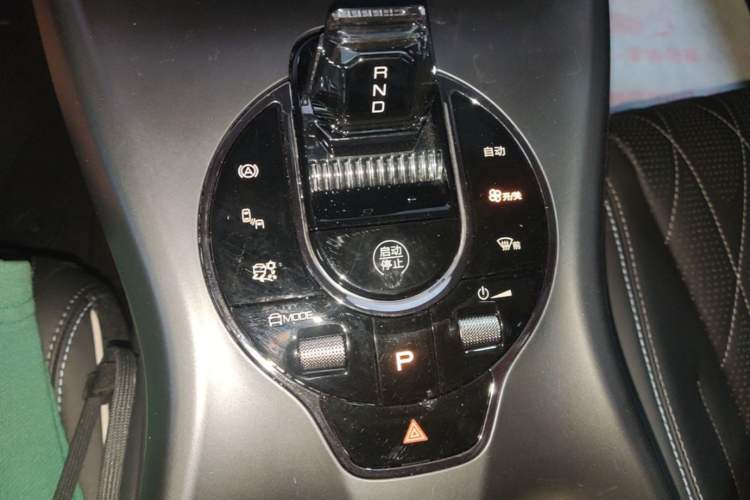 Used BYD Seal 2022 550 km Standard Range Rear-Wheel Drive Prestige Version Gear Lever