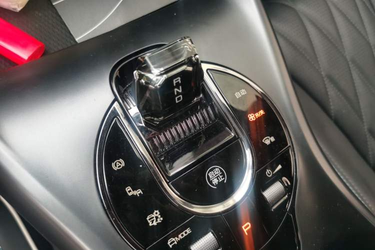 Used BYD Seal 2022 550 km Standard Range Rear-Wheel Drive Elite Version Gear Lever