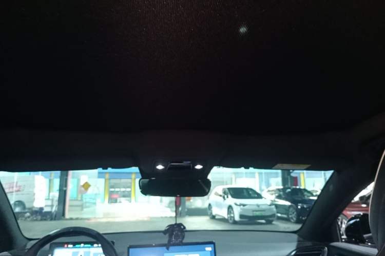 Used BYD Seal 2022 550 km Standard Range Rear-Wheel Drive Elite Version Headliner