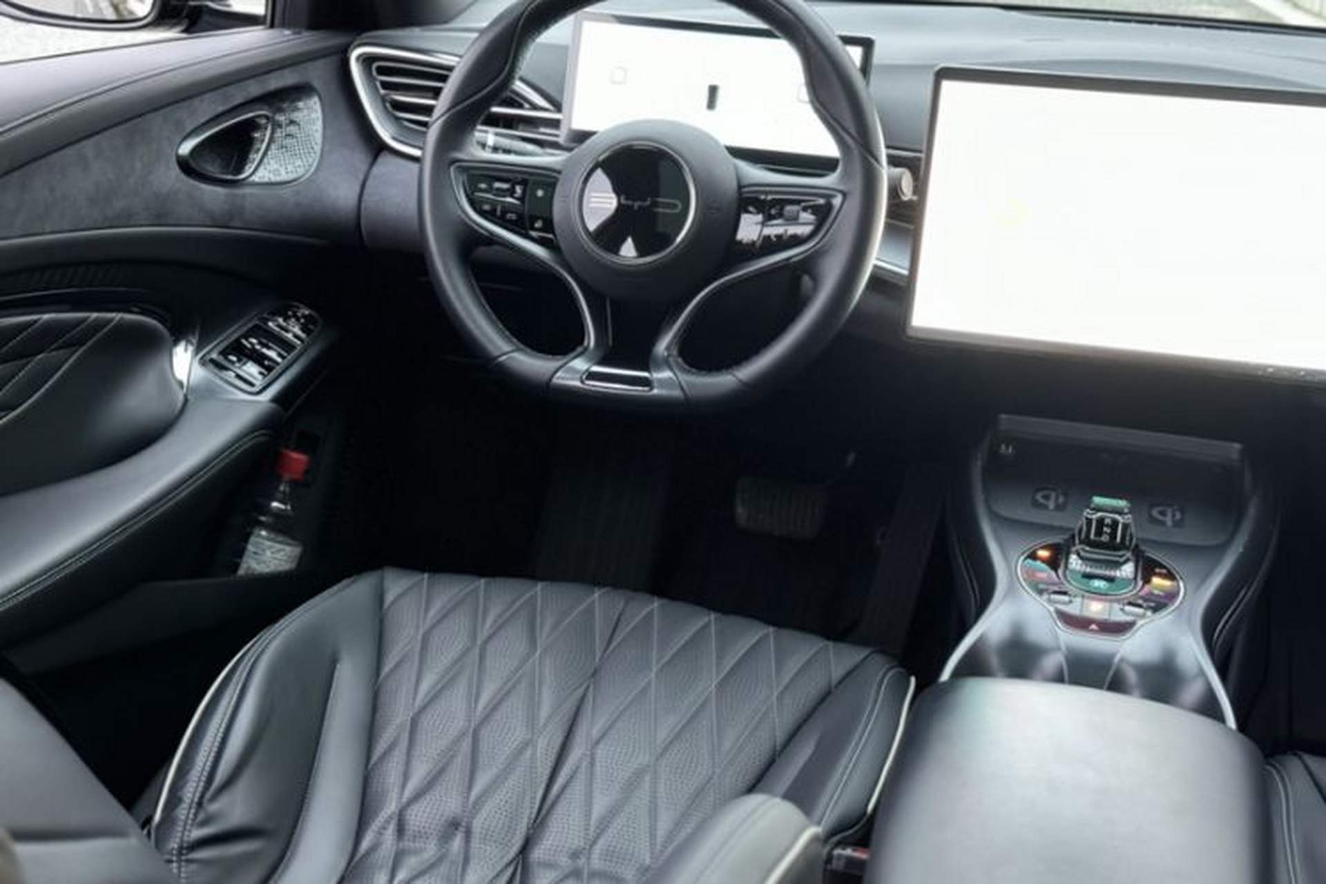 Used BYD Seal 2022 550 km Standard Range Rear-Wheel Drive Elite Version Interior 1