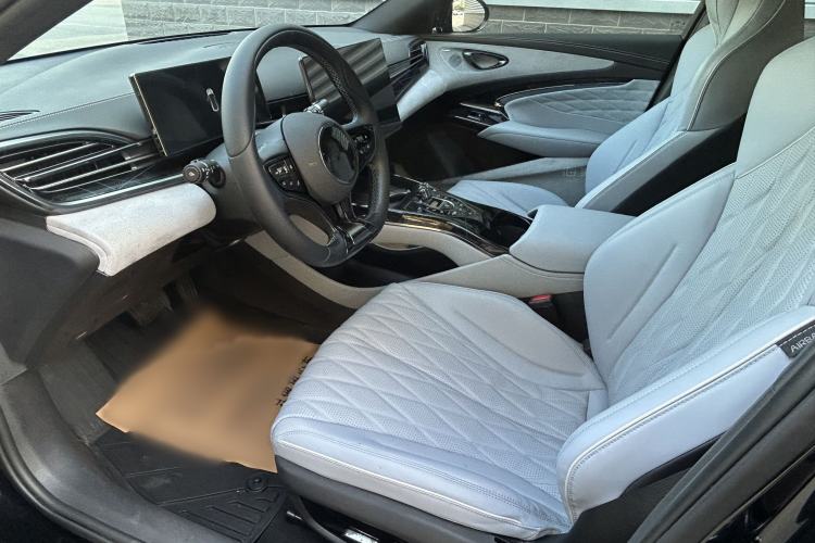 Used BYD Seal 2022 550 km Standard Range Rear-Wheel Drive Prestige Version Interior 2