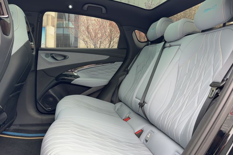 Used BYD Seal 2022 550 km Standard Range Rear-Wheel Drive Prestige Version Interior 3