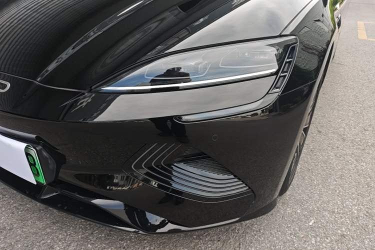 Used BYD Seal 2022 550 km Standard Range Rear-Wheel Drive Prestige Version Left Front Headlight