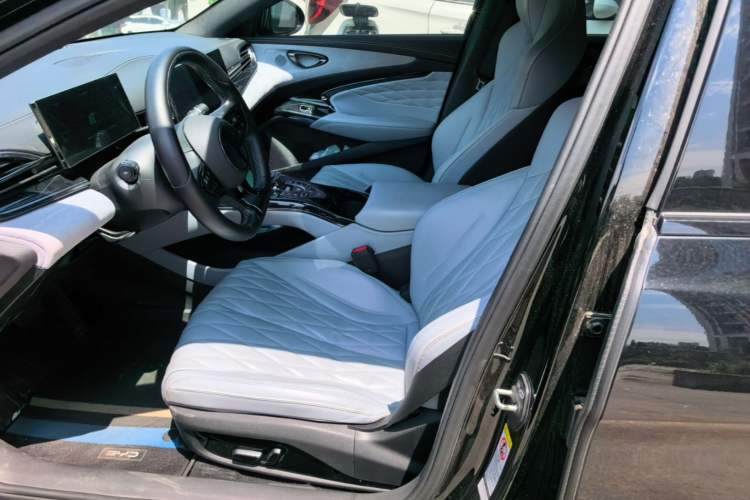 Used BYD Seal 2022 550 km Standard Range Rear-Wheel Drive Prestige Version Left Front Seat