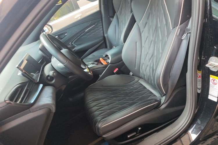 Used BYD Seal 2022 550 km Standard Range Rear-Wheel Drive Prestige Version Left Front Seat
