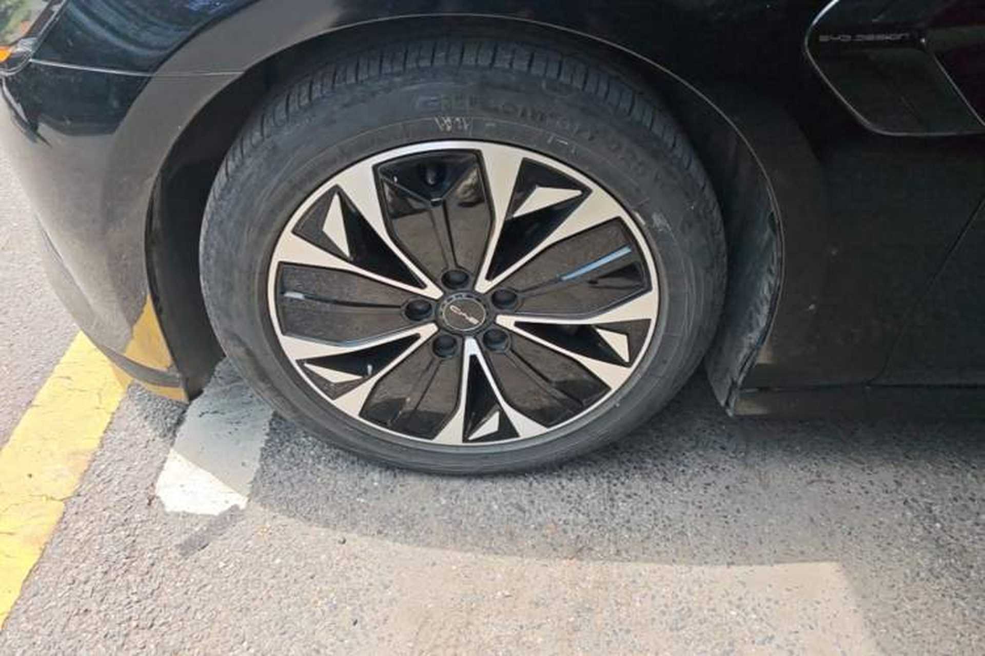 Used BYD Seal 2022 550 km Standard Range Rear-Wheel Drive Prestige Version Left Front Wheel Hub