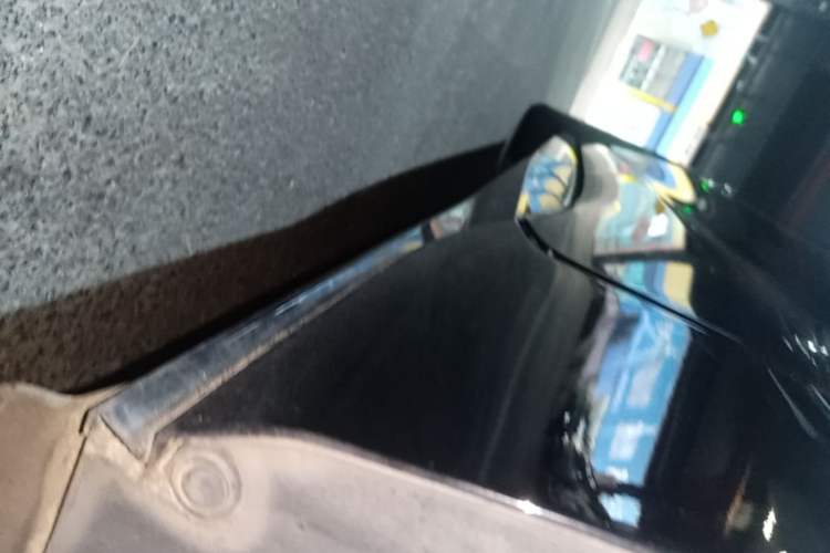 Used BYD Seal 2022 550 km Standard Range Rear-Wheel Drive Elite Version Left Side Sill