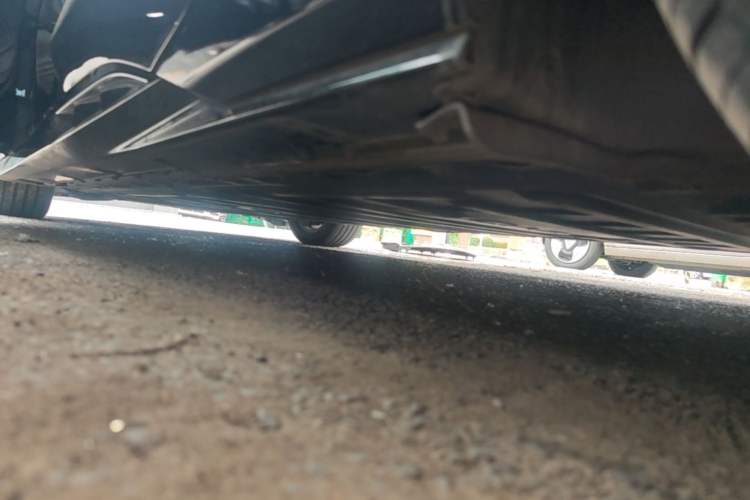 Used BYD Seal 2022 550 km Standard Range Rear-Wheel Drive Prestige Version Left Side Sill