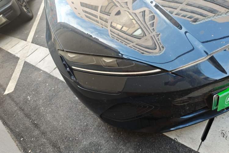 Used BYD Seal 2022 550 km Standard Range Rear-Wheel Drive Prestige Version Right Front Headlight