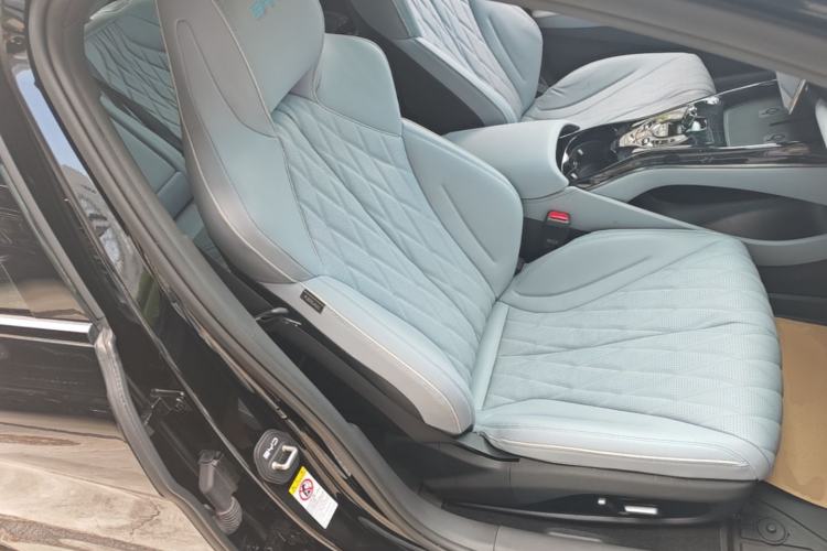 Used BYD Seal 2022 550 km Standard Range Rear-Wheel Drive Prestige Version Right Front Seat