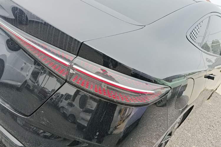 Used BYD Seal 2022 700 km Long-Range Rear-Wheel-Drive Version Right Rear Taillight