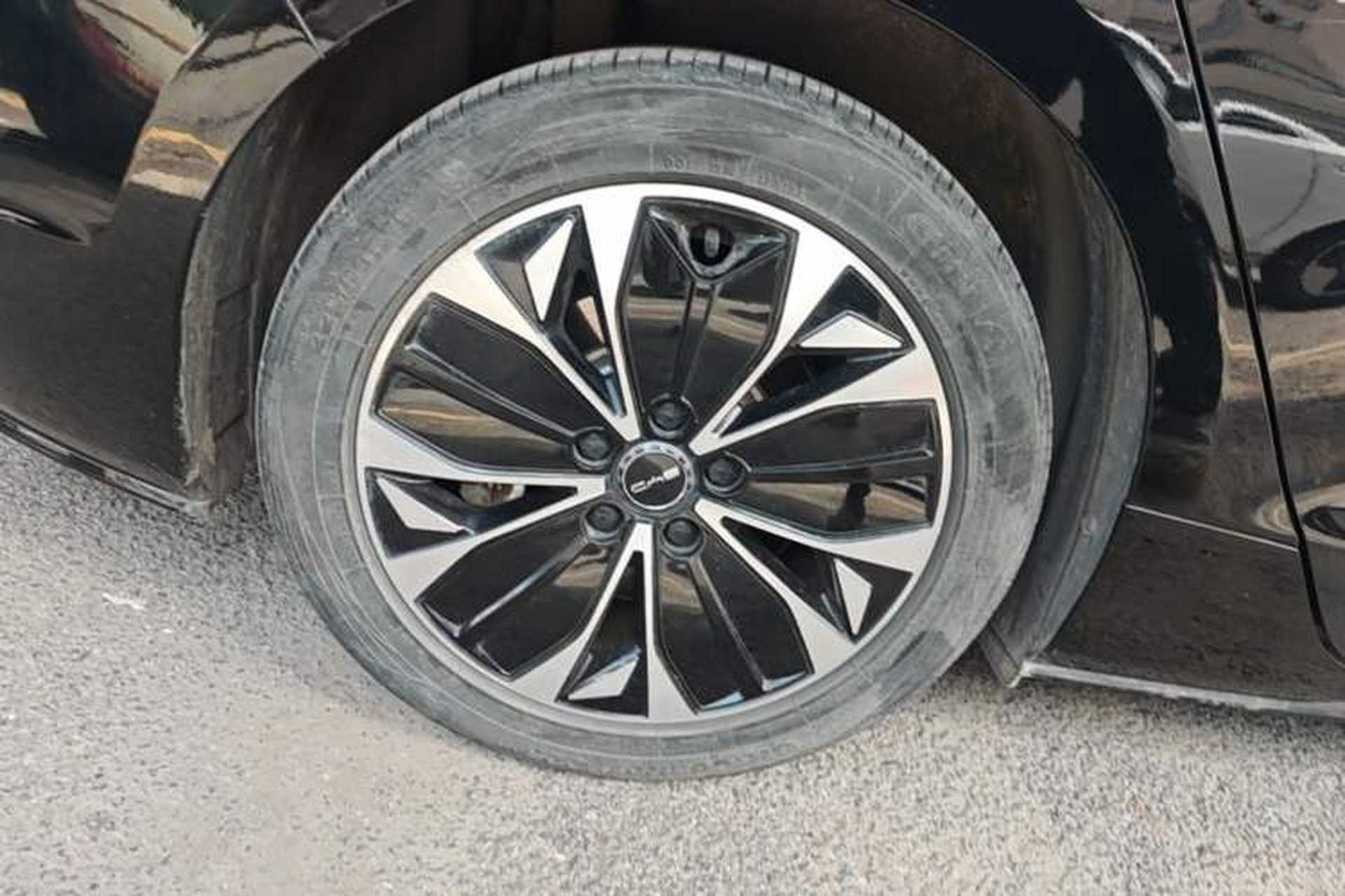 Used BYD Seal 2022 550 km Standard Range Rear-Wheel Drive Prestige Version Right Rear Wheel Hub