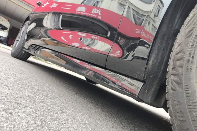 Used BYD Seal 2022 550 km Standard Range Rear-Wheel Drive Elite Version Right Side Sill